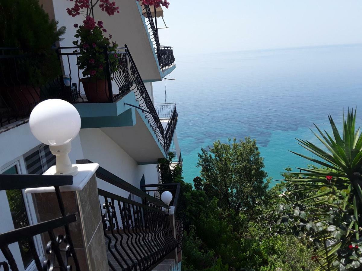 Odhisea Hotel Restaurant Qeparo Dış mekan fotoğraf