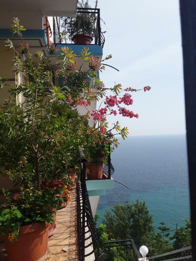 Odhisea Hotel Restaurant Qeparo Dış mekan fotoğraf