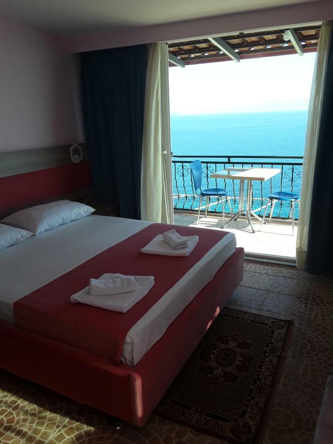 Odhisea Hotel Restaurant Qeparo Dış mekan fotoğraf